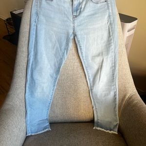 Like new stretch ankle jeans